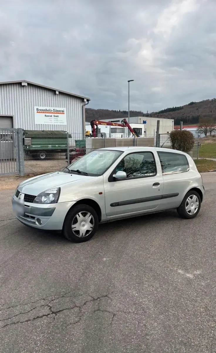 Occasion Renault Clio II 75 ch (55 kW) 2001 Argent Citadine