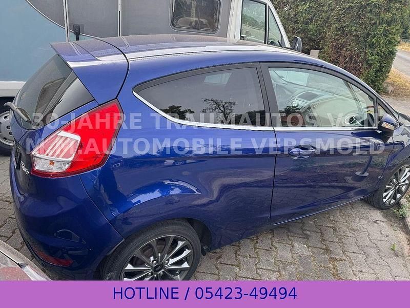 Gebraucht Ford Fiesta Titanium 101 PS (74 kW) 2016 Blau Kleinwagen