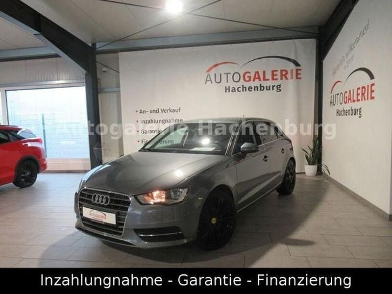 Andere Gebraucht 2016 Audi A3 Ambiente Limousine | 11.890 € - Bild 1/4