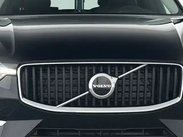 Gebraucht Volvo XC60 Core 250 PS (183 kW) 2025 Onyx black SUV