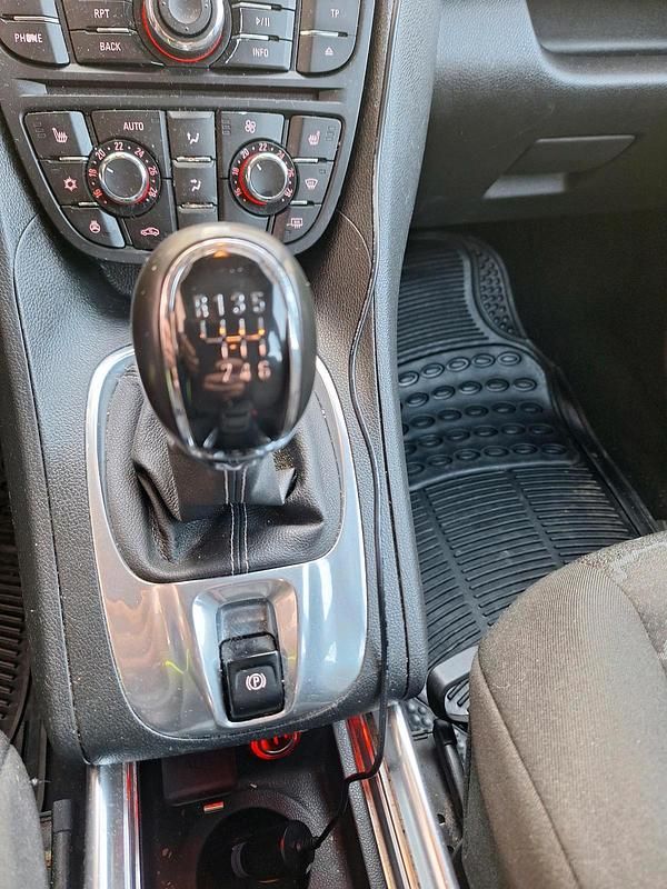 Gebraucht Opel Meriva 110 PS (80 kW) 2017 Silber Van / Kleinbus