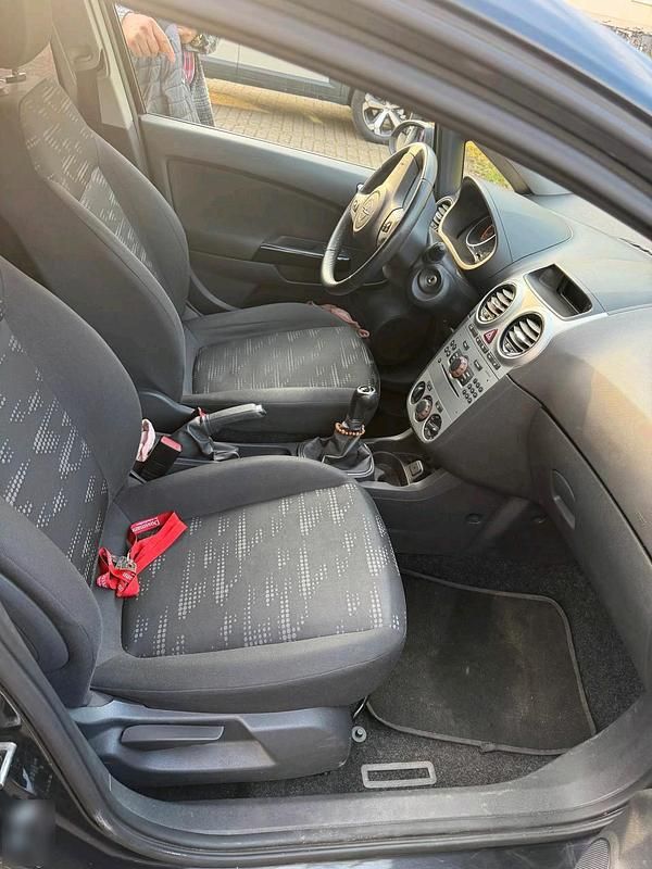 Gebraucht Opel Corsa 86 PS (63 kW) 2012 Schwarz Kleinwagen