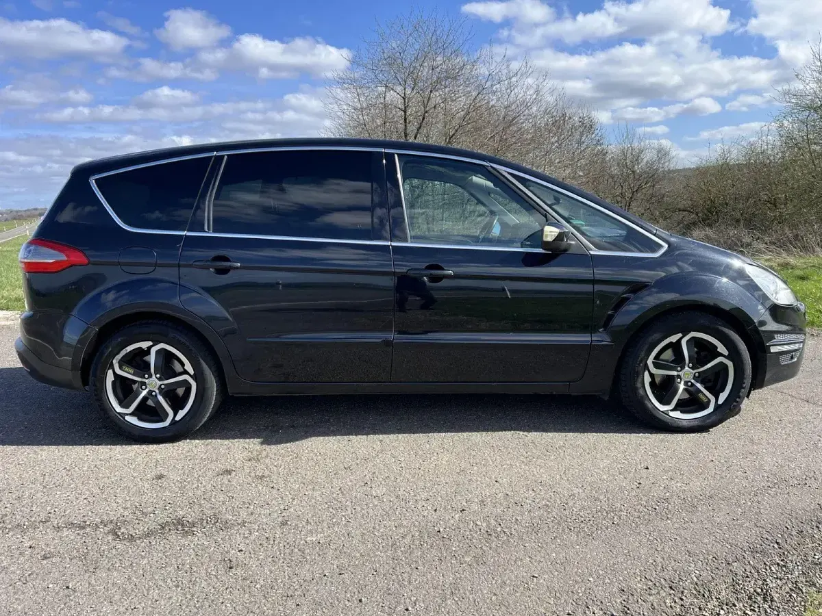 Gebraucht Ford S-MAX Titanium 163 PS (119 kW) 2011 Schwarz Van / Kleinbus