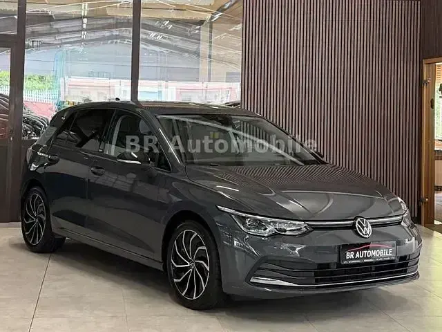 Gebraucht VW Golf VII Active 150 PS (110 kW) 2021 Delfingrau metallic Kleinwagen