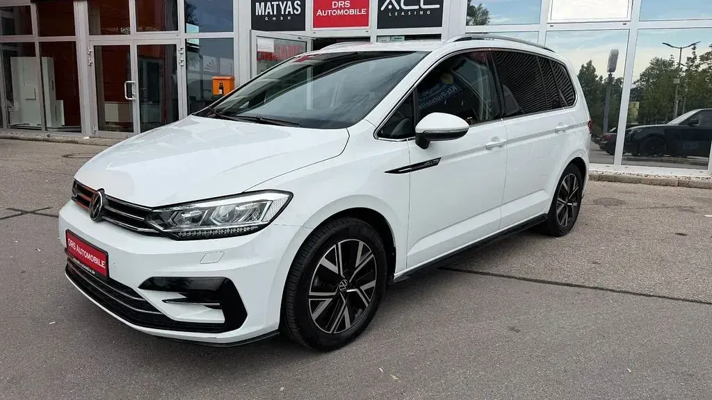 Gebraucht VW Touran Highline 150 PS (110 kW) 2022 Pure white Van / Kleinbus