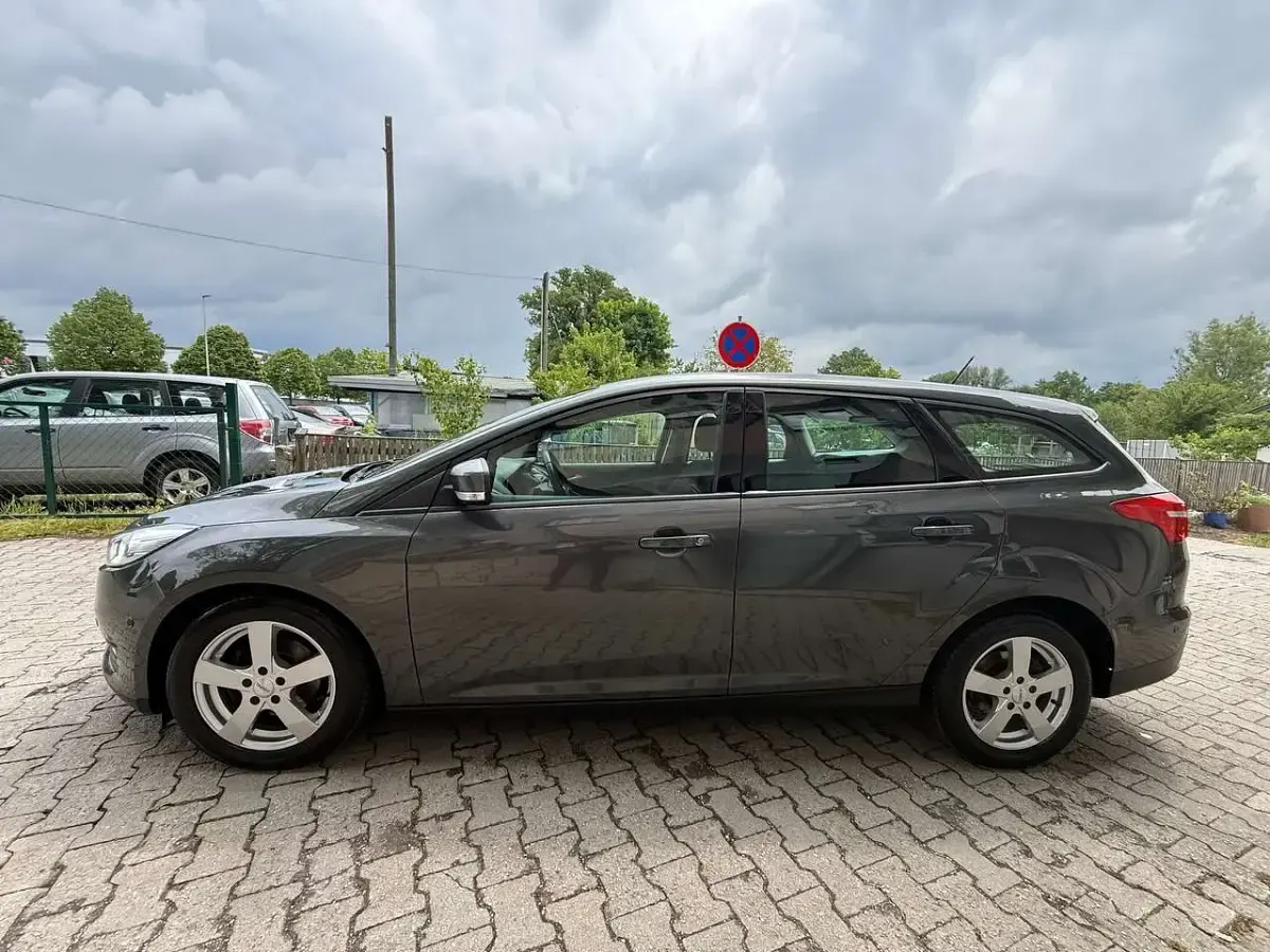 Occasion Ford Focus Trend 101 ch (74 kW) 2017 Gris Break