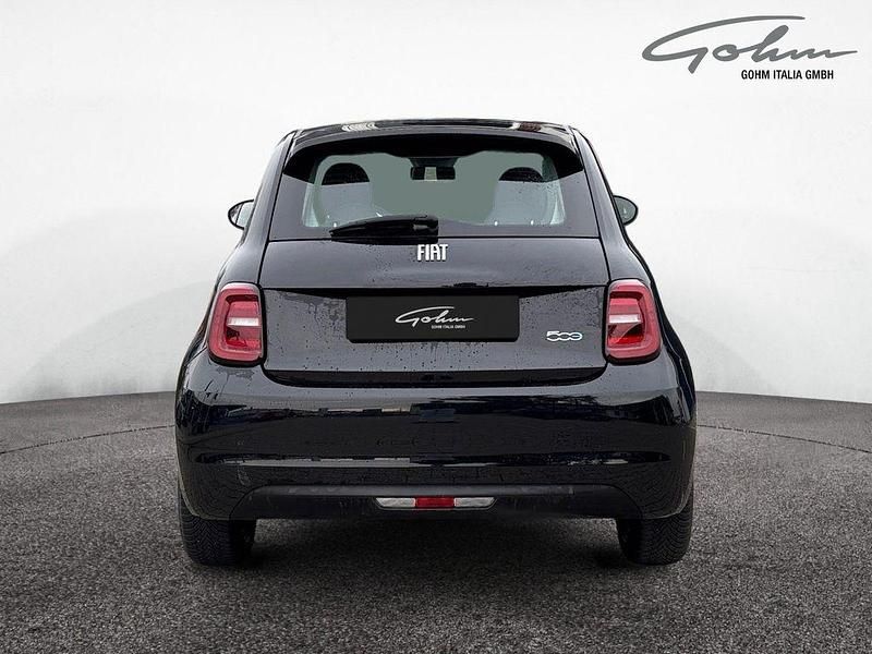 Gebraucht Fiat 500e Action 69 kW (95 PS) 2022 Schwarz Limousine