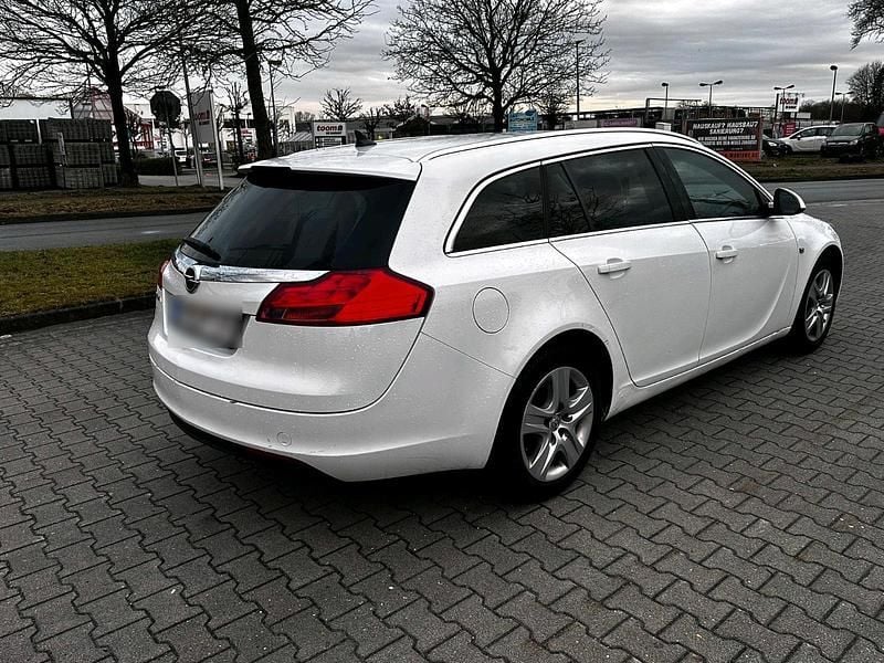 Gebraucht Opel Insignia 110 PS (80 kW) 2011 Weiß Kombi