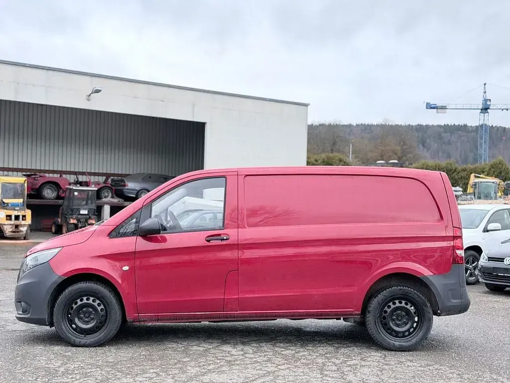Gebraucht Mercedes Vito 163 PS (119 kW) 2015 Rot Van