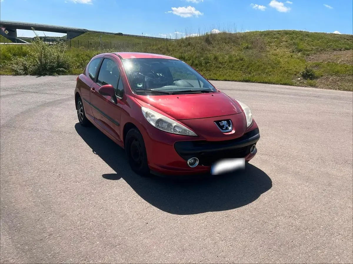 Gebraucht Peugeot 207 90 PS (66 kW) 2008 Rot Kleinwagen