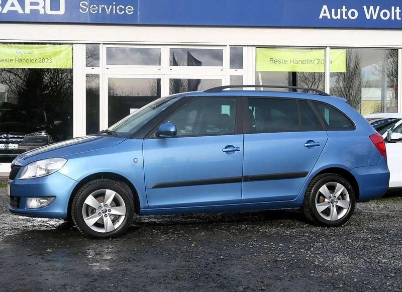 Denimblau metallic Gebraucht 2013 Skoda Fabia Fresh Kombi | 9.190 € (Teuer) - Bild 1/4