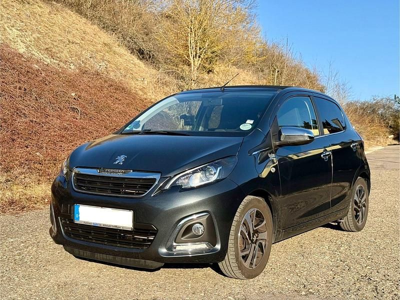 Grau Gebraucht 2015 Peugeot 108 Allure Kleinwagen | 6.750 € (Fairer Preis) - Bild 1/4