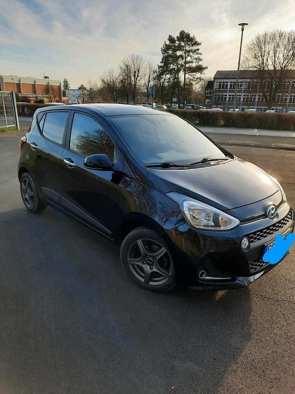 Gebraucht Hyundai i10 Style 87 PS (63 kW) 2019 Schwarz Kleinwagen