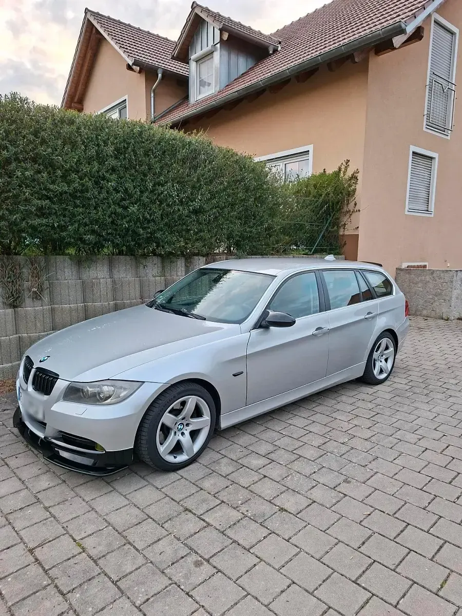 Gebraucht BMW 330 Basis 231 PS (169 kW) 2006 Grau Kombi