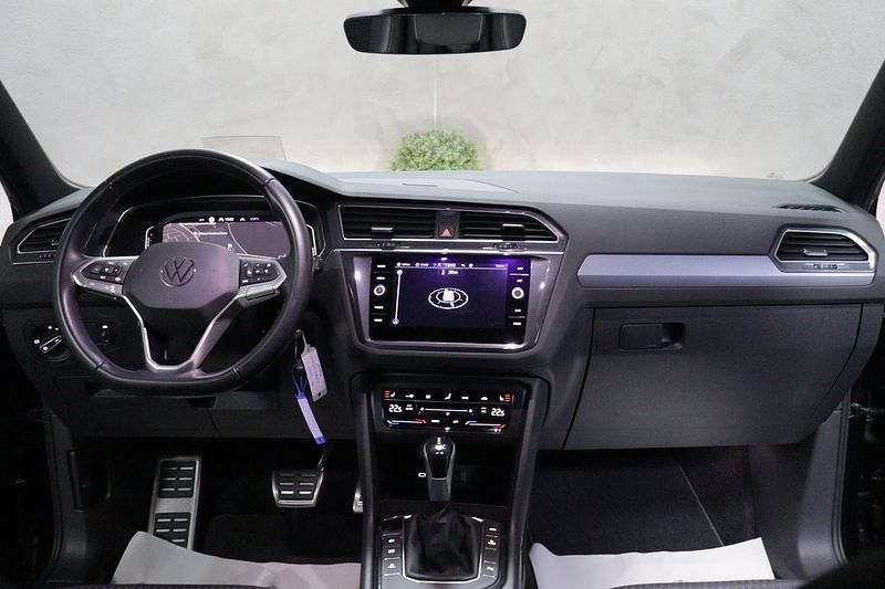 Gebraucht VW Tiguan Active 245 PS (180 kW) 2022 Deep black perleffekt metalli SUV