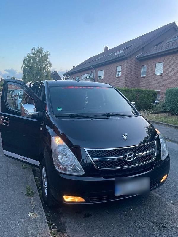 Gebraucht Hyundai H-1 170 PS (125 kW) 2011 Schwarz Van / Kleinbus
