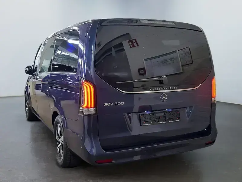 Gebraucht Mercedes EQV300 150 kW (204 PS) 2025 Blau Van / Kleinbus