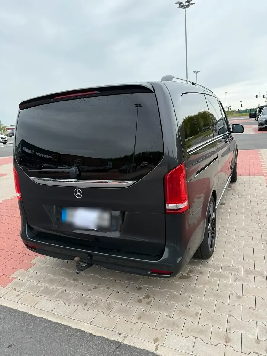 Gebraucht Mercedes V300 Exclusive 239 PS (175 kW) 2021 Grau Van / Kleinbus