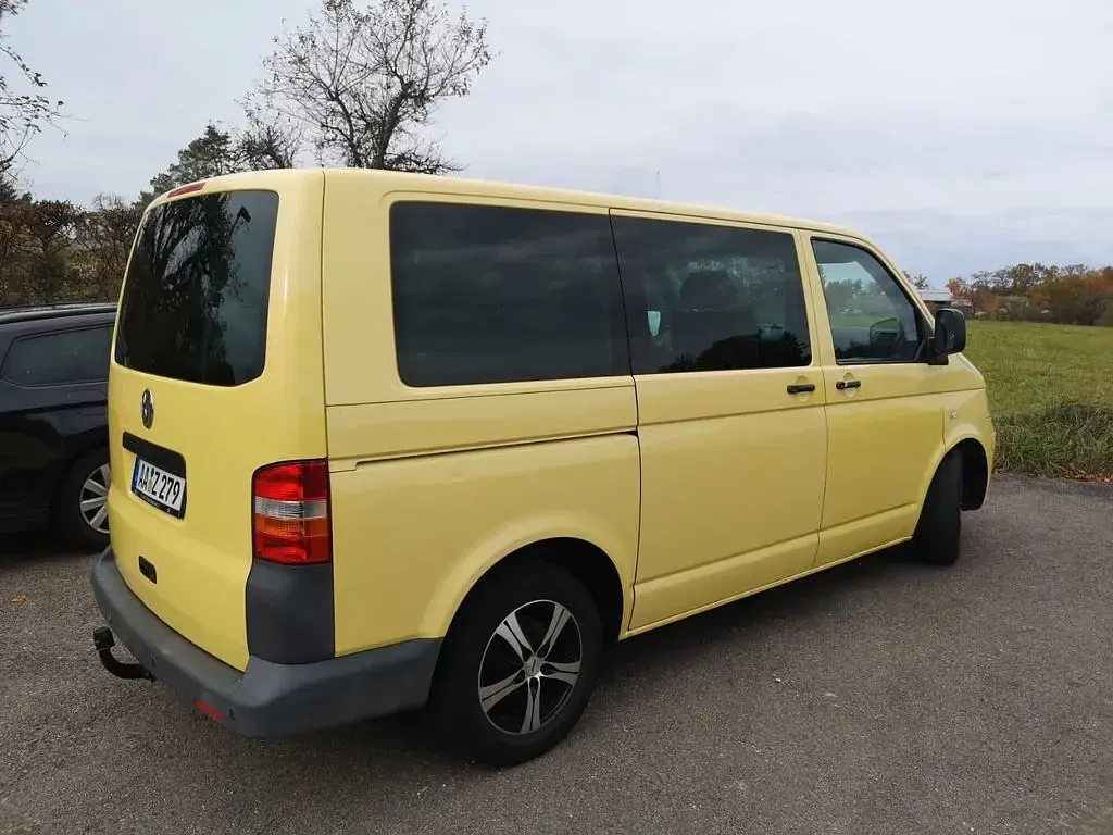 Używany VW Caravelle 131 KM (96 kW) 2005 Żółty Van