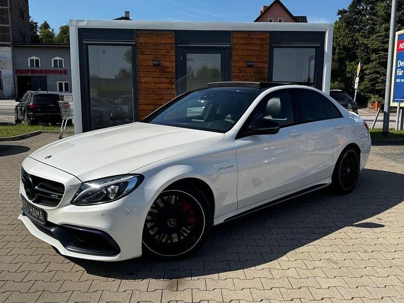 Weiß Gebraucht 2017 Mercedes C63S AMG AMG Limousine | 33.790 € (Etwas zu teuer) - Bild 1/4