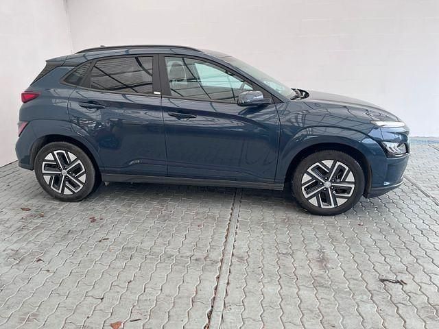 Gebraucht Hyundai Kona Trend 100 kW (136 PS) 2021 Andere farbe SUV