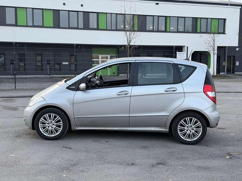 Gebraucht Mercedes A160 95 PS (69 kW) 2011 Grau Limousine