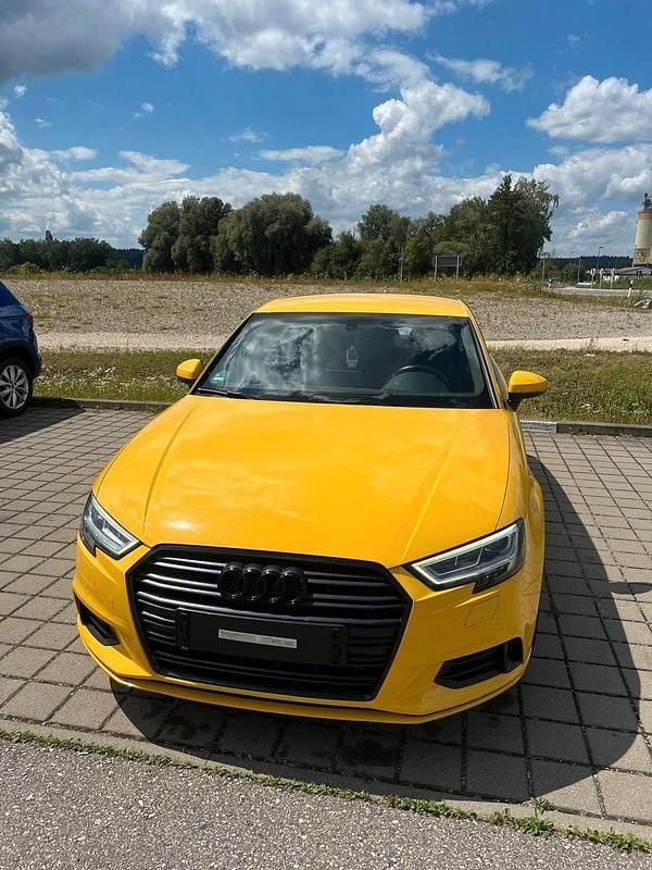 Gebraucht Audi A3 Sport 116 PS (85 kW) 2018 Gelb Limousine