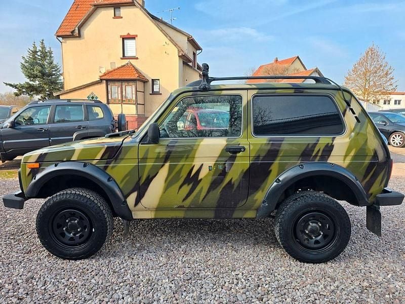 Gebraucht Lada Taiga 83 PS (61 kW) 2017 Grün SUV