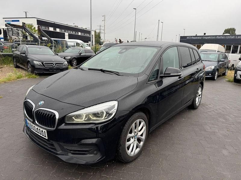 Schwarz Gebraucht 2021 BMW 218 Advantage Kombi | 10.900 € - Bild 1/4