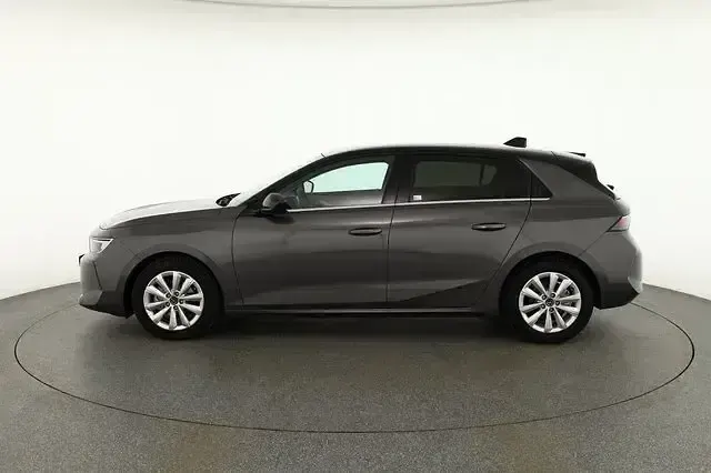 Usado Opel Astra Elegance 110 HP (80 kW) 2023 Cinzento Sedan