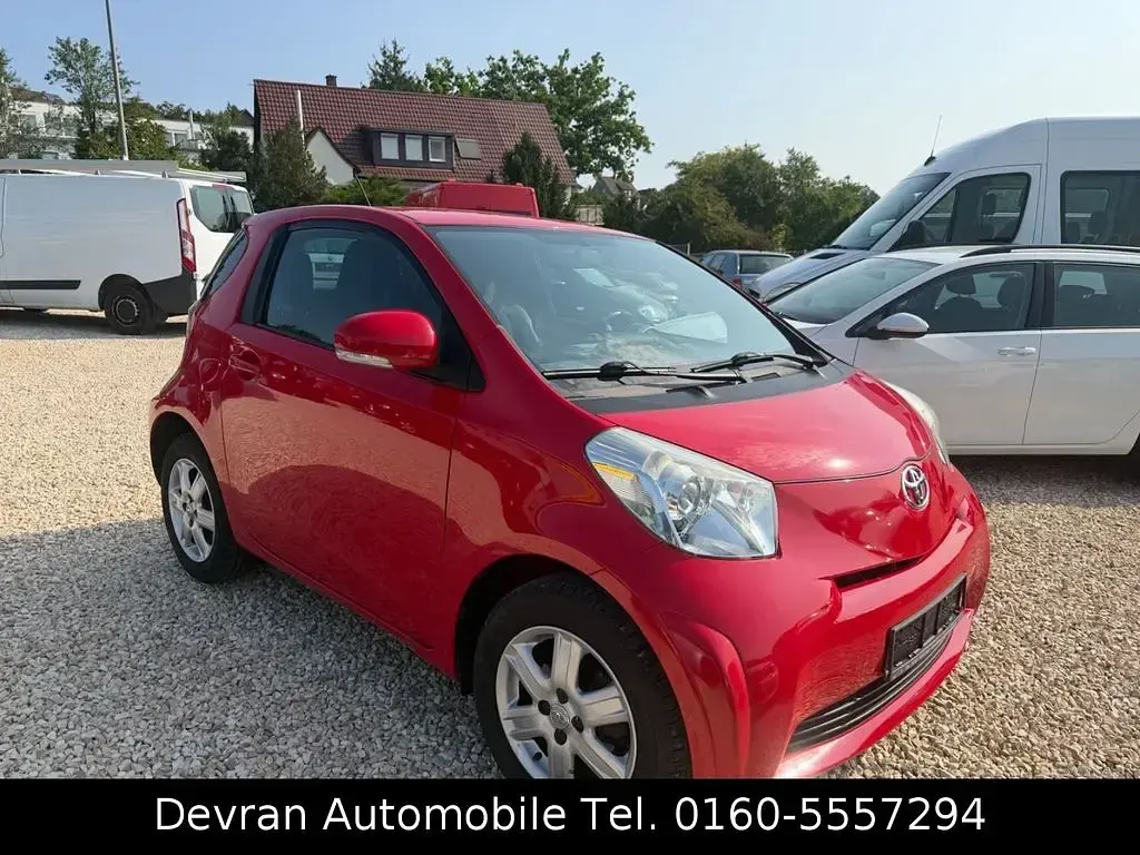 Gebraucht Toyota iQ Basis 68 PS (50 kW) 2010 Rot Kleinwagen