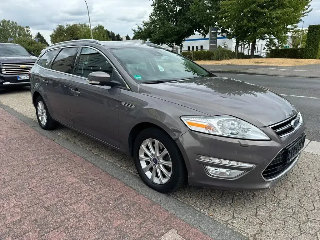 Gebraucht Ford Mondeo Titanium 160 PS (117 kW) 2013 Braun Limousine