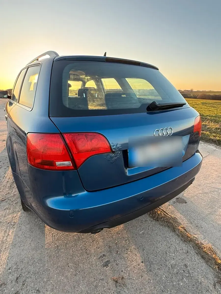 Używany Audi A4 140 KM (102 kW) 2006 Niebieski Kombi