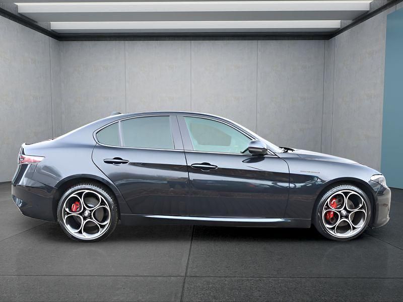 Schwarz Gebraucht 2023 Alfa Romeo Giulia Limousine | 42.949 € (Etwas zu teuer) - Bild 1/4