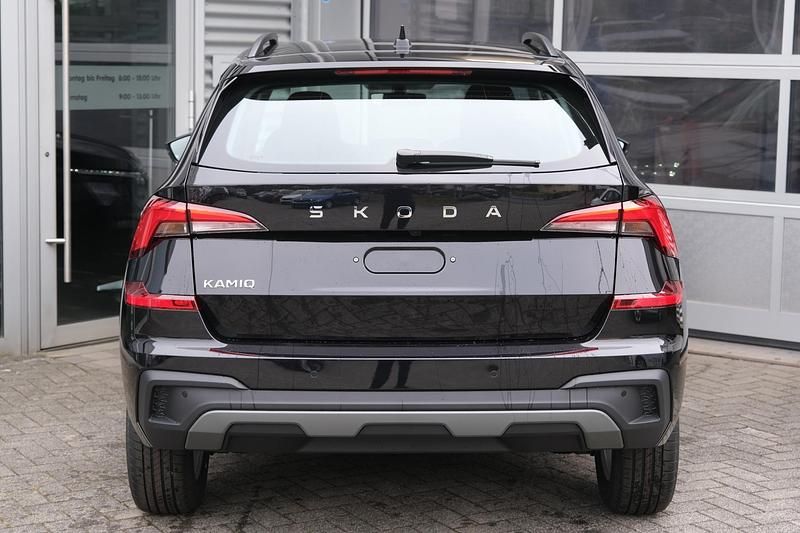 Neu Skoda Kamiq Selection 116 PS (85 kW) 2025 Black magic perleffekt SUV