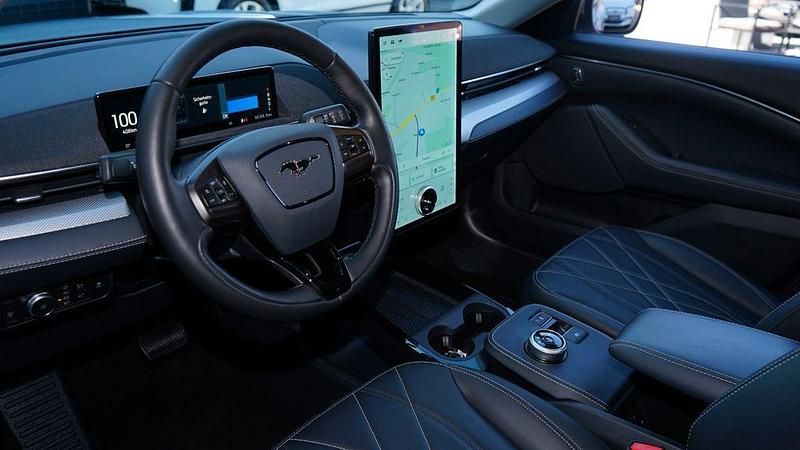 Gebraucht Ford Mustang Mach-E 197 kW (269 PS) 2021 Space white SUV