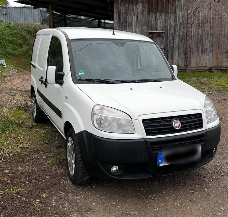 Weiß Gebraucht 2009 Fiat Doblò Van / Kleinbus | 3.700 € (Fairer Preis) - Bild 1/4
