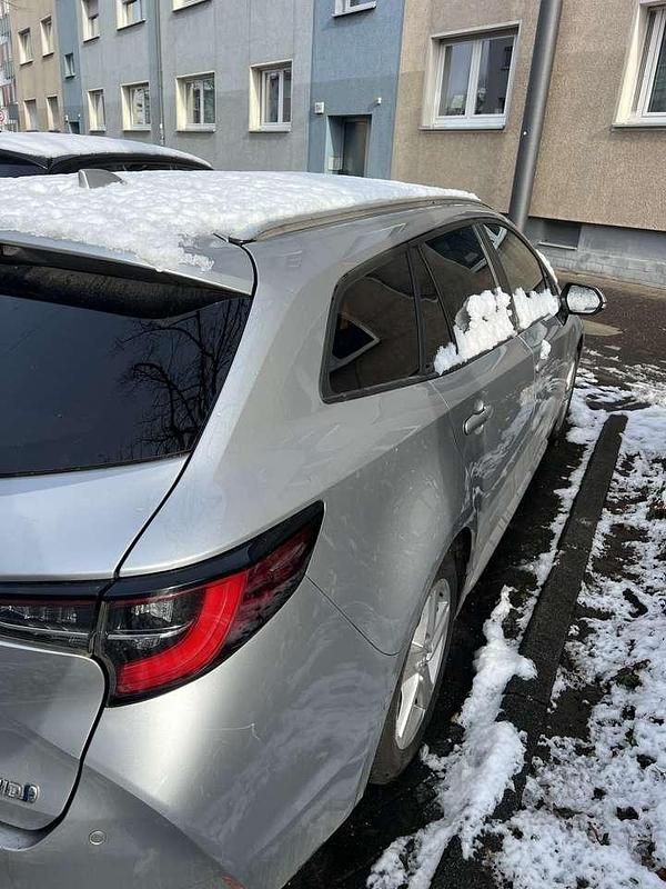 Gebraucht Toyota Corolla Team 152 PS (111 kW) 2022 Silber Limousine