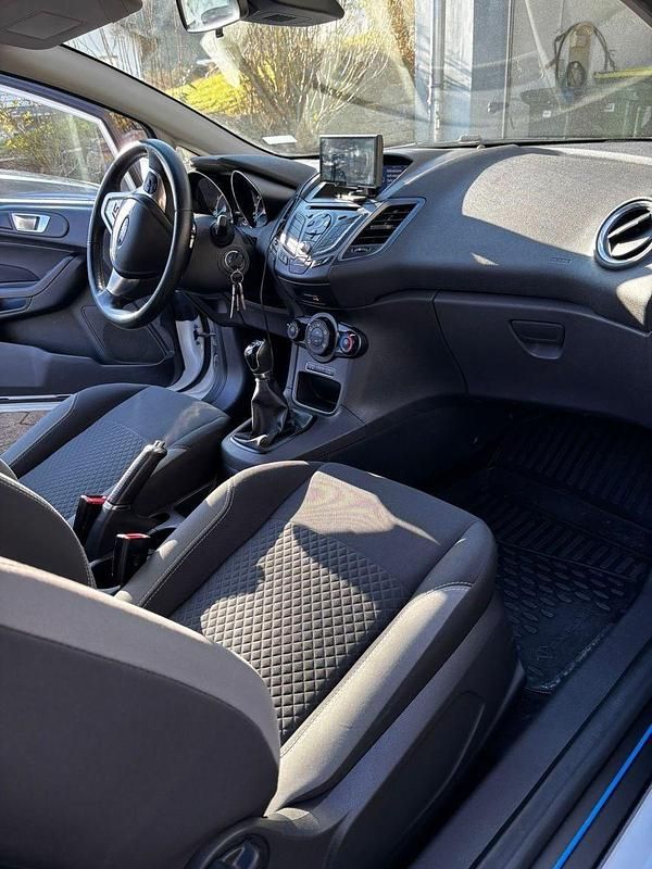 Gebraucht Ford Fiesta ST-Line 101 PS (74 kW) 2017 Weiß Kleinwagen