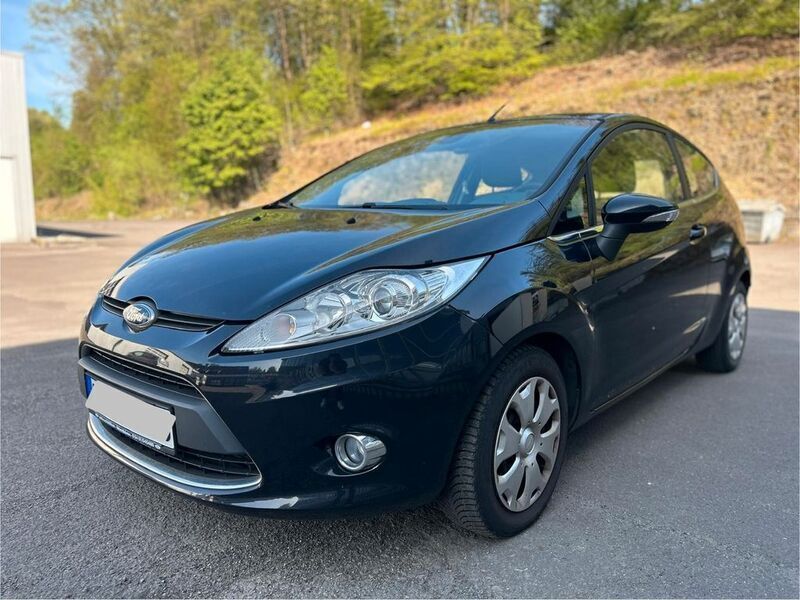 Schwarz Gebraucht 2010 Ford Fiesta Titanium Kleinwagen | 5.390 € (Fairer Preis) - Bild 1/4