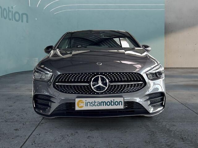 Gebraucht Mercedes B200 AMG line 163 PS (119 kW) 2022 Grau Van / Kleinbus