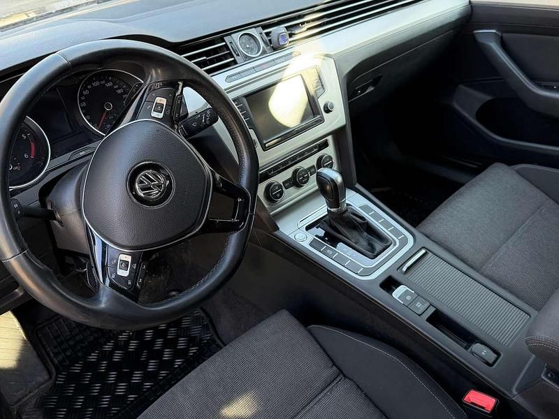 Gebraucht VW Passat 120 PS (88 kW) 2016 Schwarz Kombi