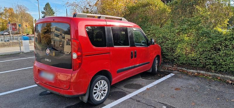 Rot Gebraucht 2013 Fiat Doblò Van / Kleinbus | 4.400 € (Fairer Preis) - Bild 1/4
