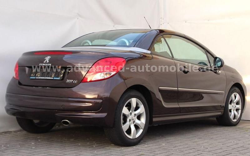 Gebraucht Peugeot 207 Active 120 PS (88 kW) 2015 Schwarz Cabrio