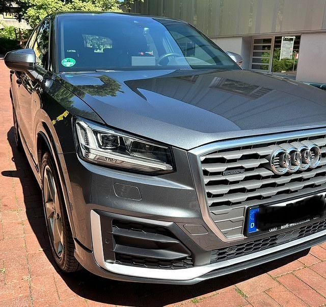 Gebraucht Audi Q2 Design 190 PS (139 kW) 2018 Grau SUV