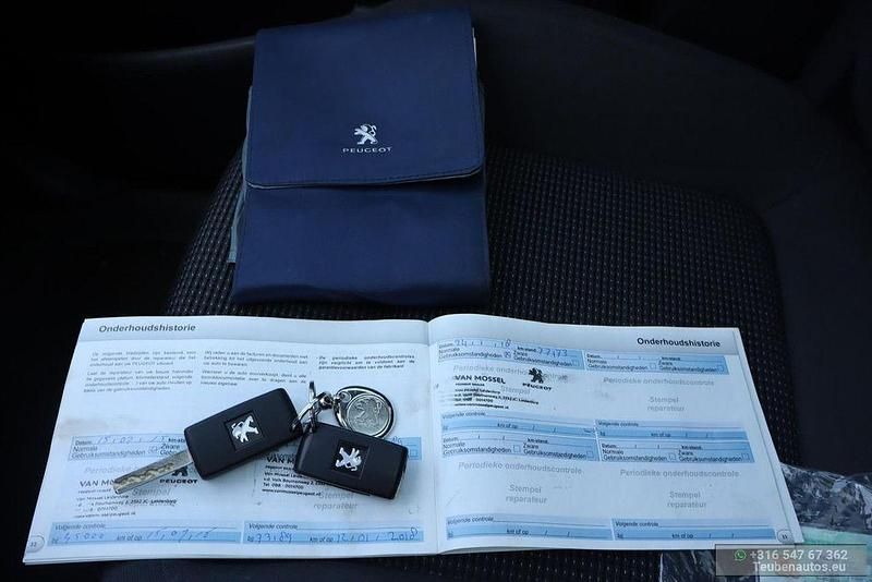 Gebraucht Peugeot 5008 Active 114 PS (83 kW) 2014 Schwarz Van / Kleinbus