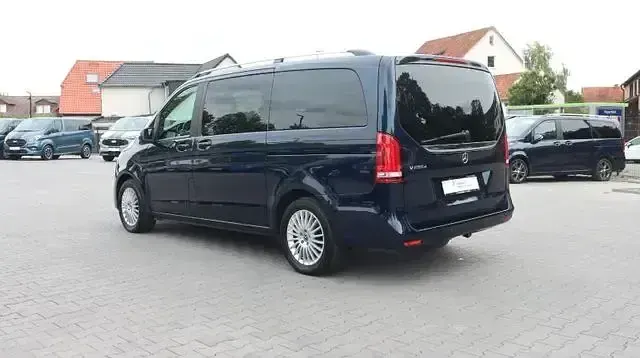 Gebraucht Mercedes V250 Edition 190 PS (139 kW) 2019 Blau Van / Kleinbus
