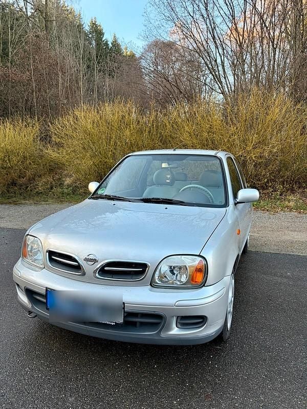 Silber Gebraucht 2002 Nissan Micra Kleinwagen | 1.500 € (Fairer Preis) - Bild 1/4