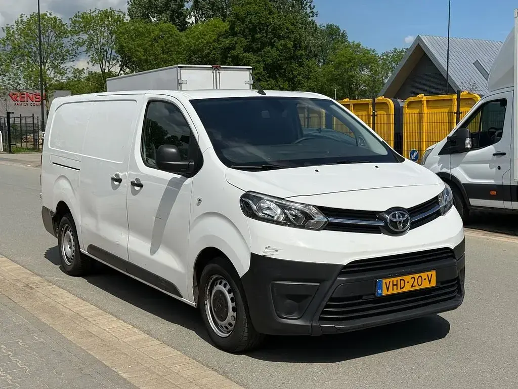 Gebraucht Toyota Proace 122 PS (89 kW) 2020 Weiß Van / Kleinbus