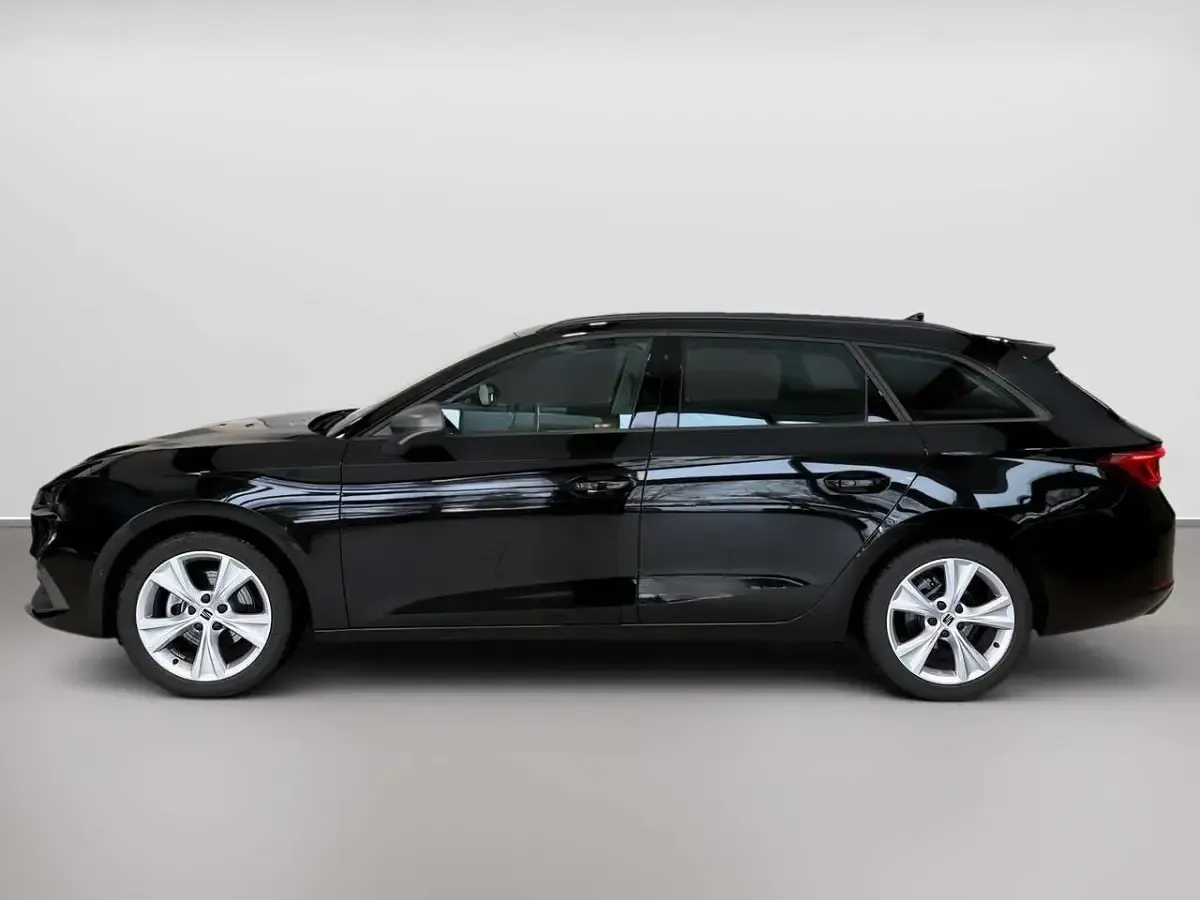 Używany Seat Leon ST FR 150 KM (110 kW) 2025 Czarny Kombi